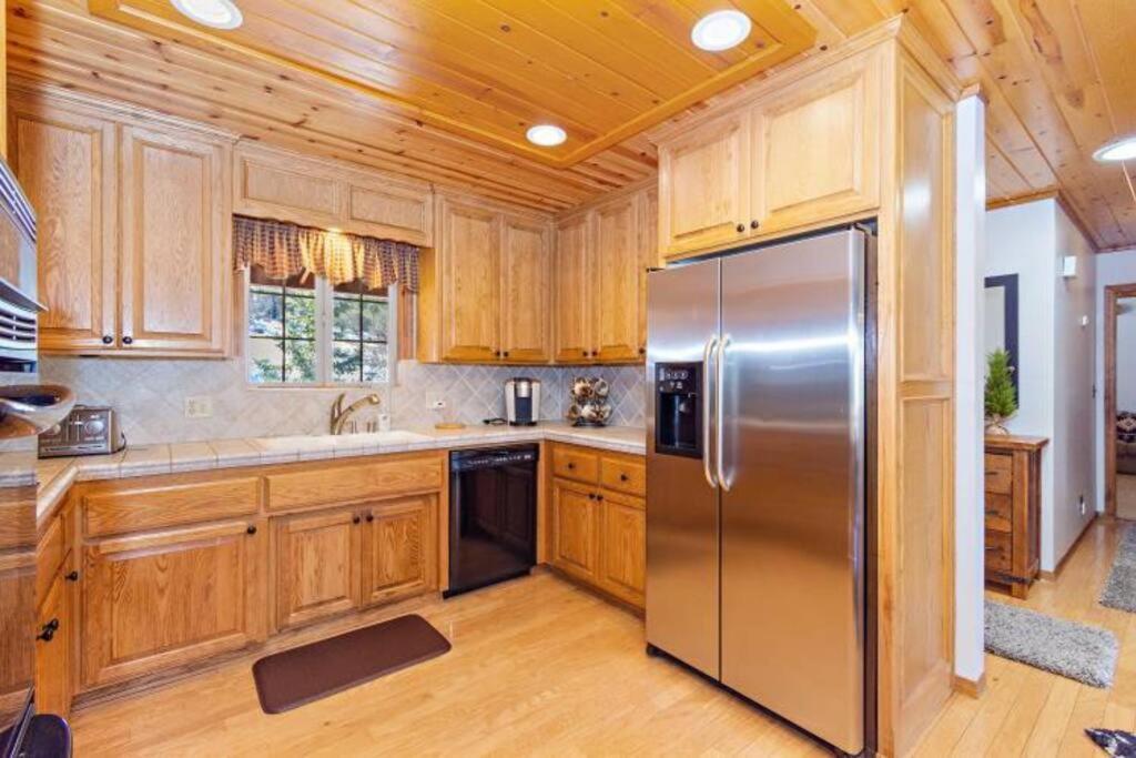 Custom Single Story Cabin With Jacuzzi Pool Table & Big Game Room With Arcade Games 大熊湖 外观 照片