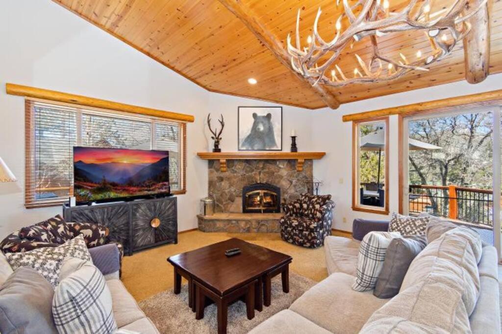 Custom Single Story Cabin With Jacuzzi Pool Table & Big Game Room With Arcade Games 大熊湖 外观 照片