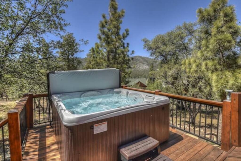 Custom Single Story Cabin With Jacuzzi Pool Table & Big Game Room With Arcade Games 大熊湖 外观 照片
